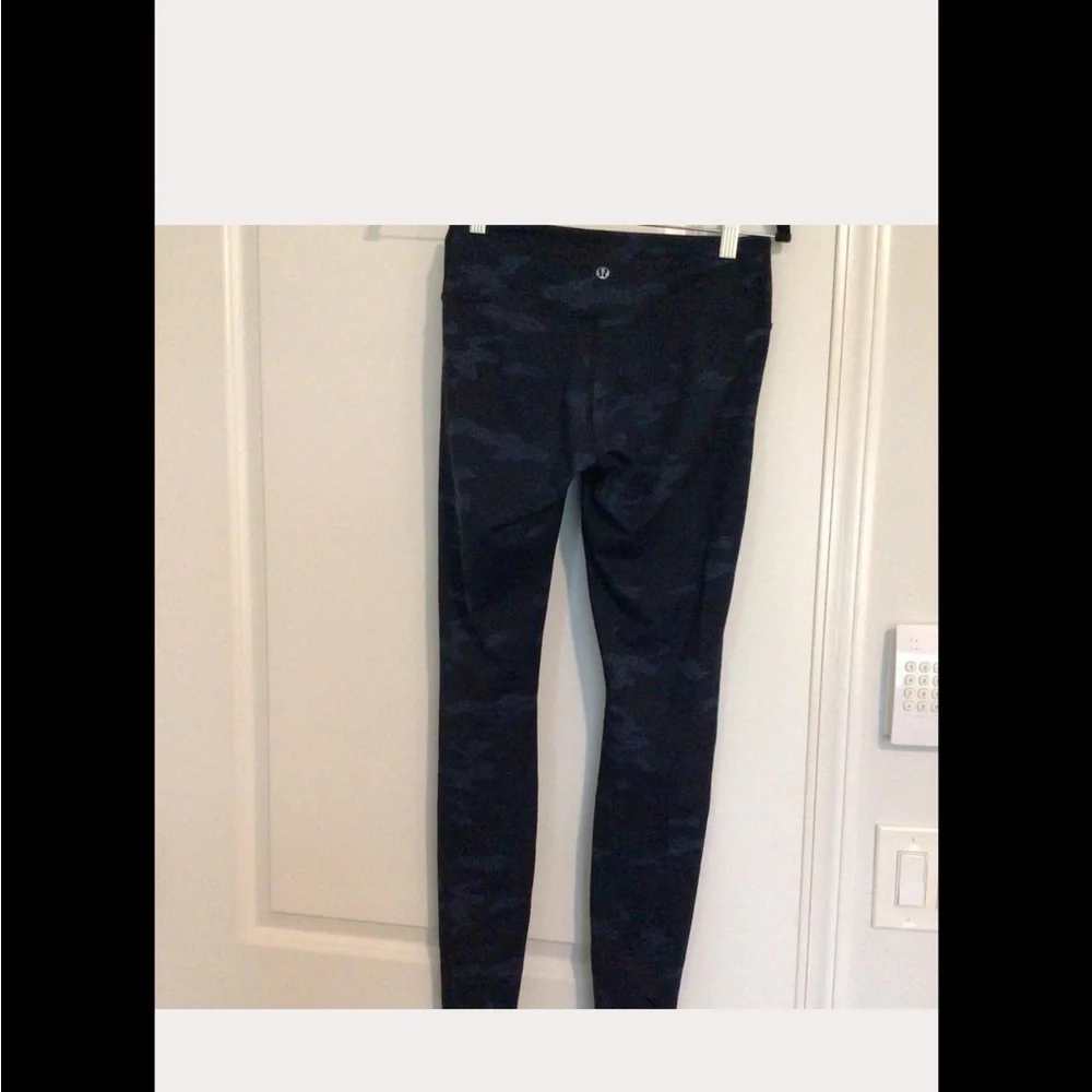 lululemon athletica Dark Camo Leggings - Picture 3 of 4